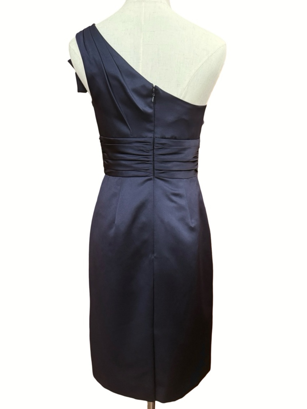 David’s Bridal Dark Blue One Shoulder Dress With Bow Accent Size 2 - Picture 3 of 12